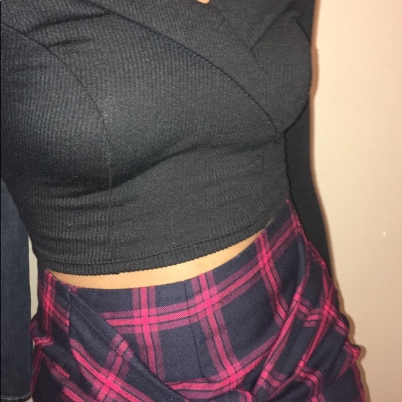 Plaid skirt with bow in front - Picture 3 of 3